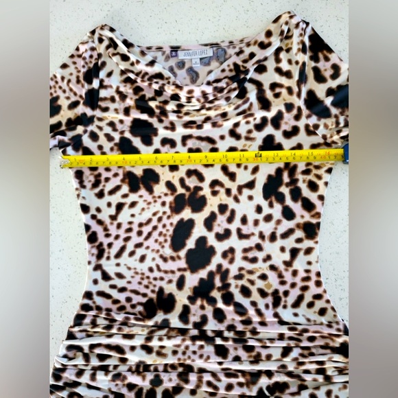 Jenifer Lopez Sexy leopard print mini dress - Picture 3 of 6